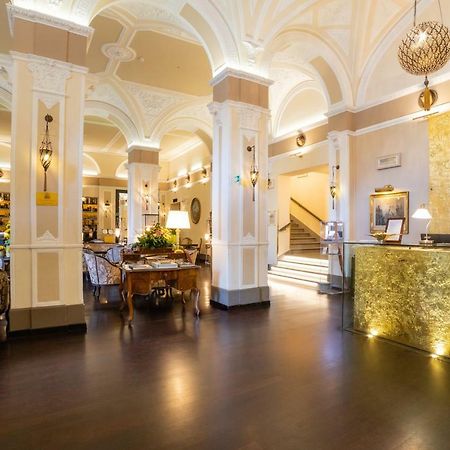 Hotel Bernini Palace Florence Luaran gambar The lobby of the hotel