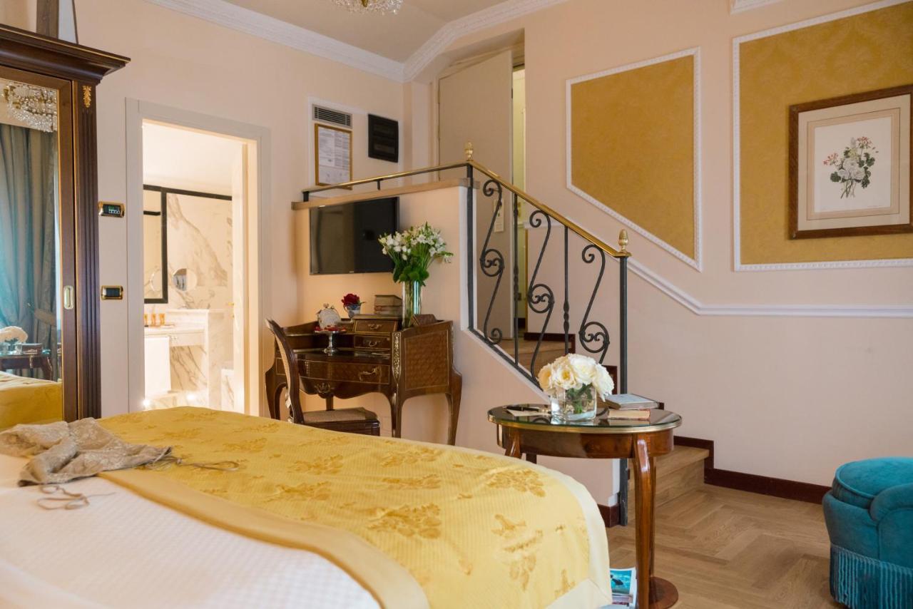 Hotel Bernini Palace Florence Luaran gambar A suite at the hotel