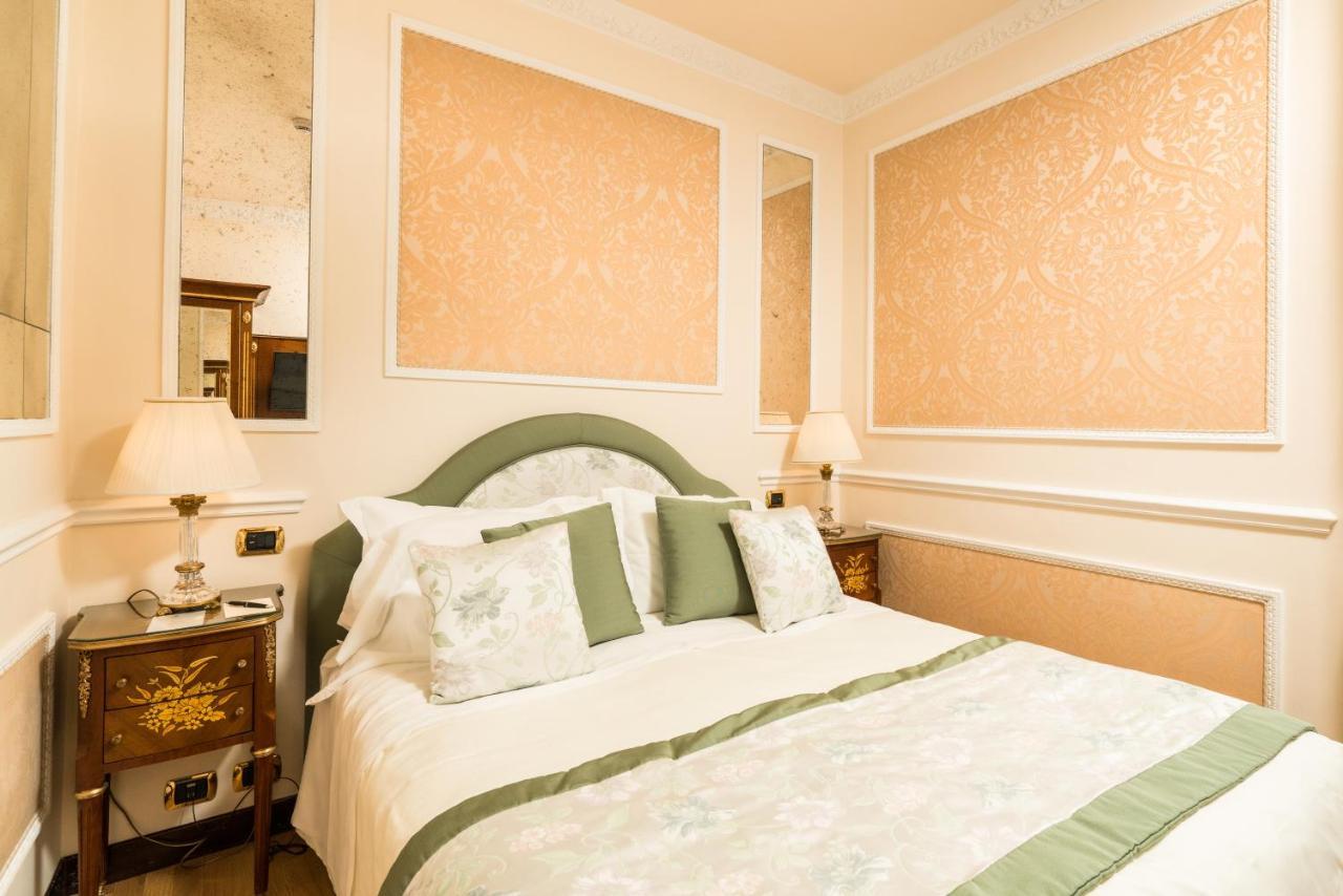Hotel Bernini Palace Florence Luaran gambar A bedroom at the hotel