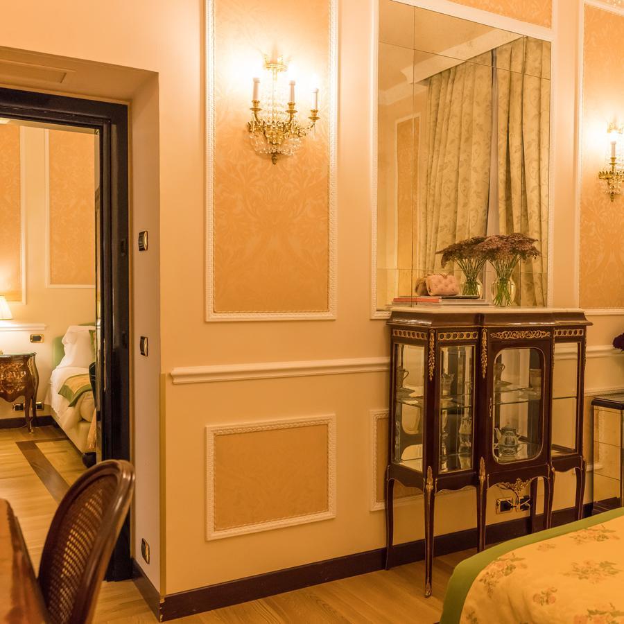 Hotel Bernini Palace Florence Luaran gambar A suite at the hotel