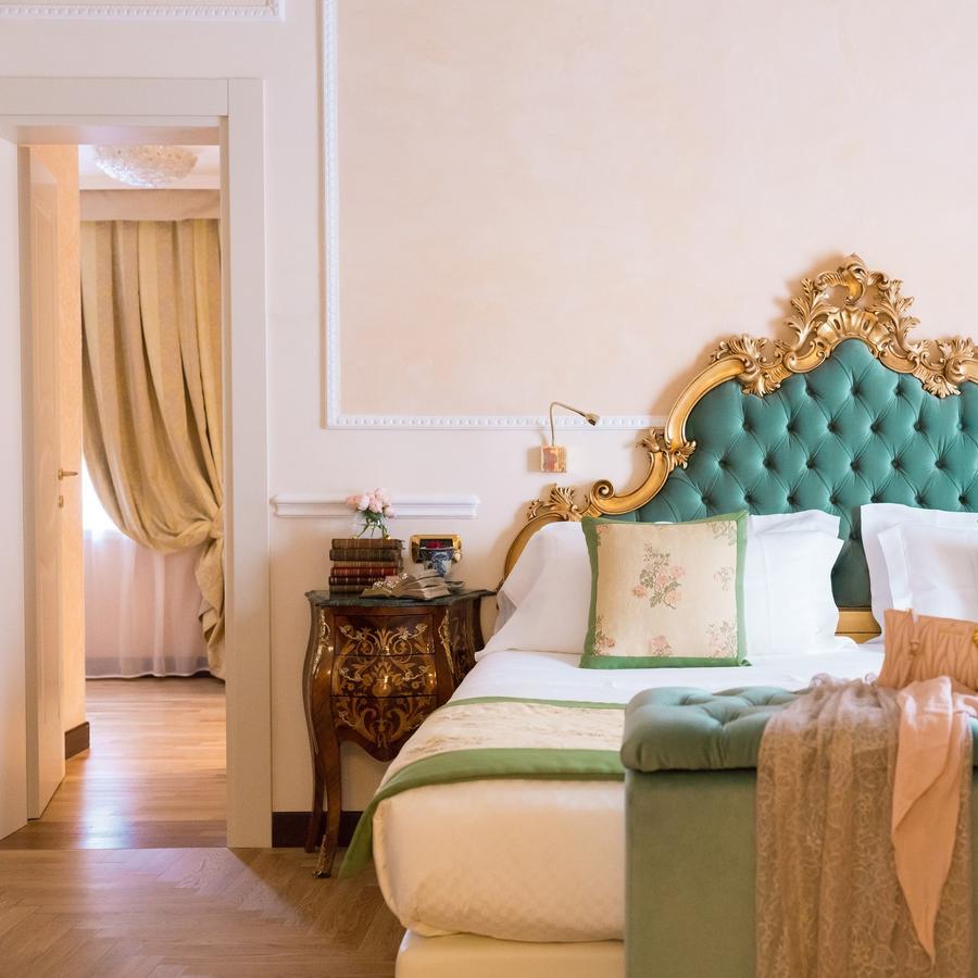 Hotel Bernini Palace Florence Luaran gambar A room at the hotel