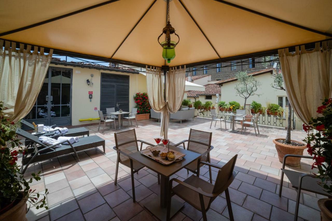 Hotel Bernini Palace Florence Luaran gambar The hotel's rooftop terrace