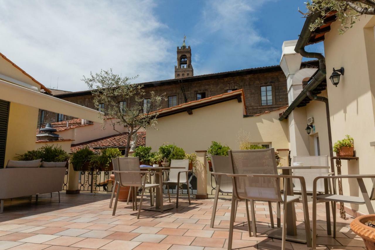 Hotel Bernini Palace Florence Luaran gambar The courtyard of the hotel